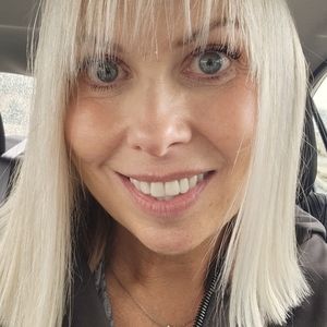 Meet your Posher, Kelli